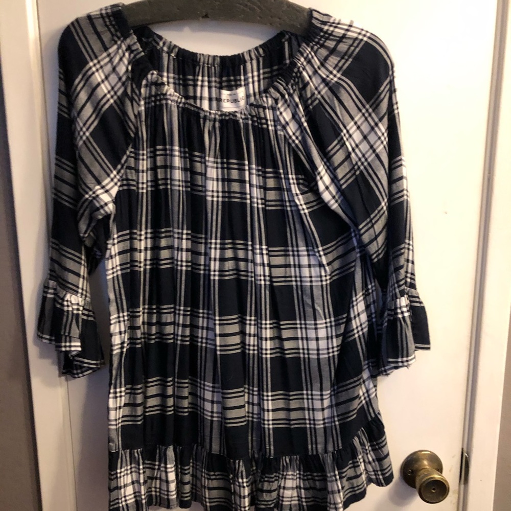 Off the Shoulder plaid top